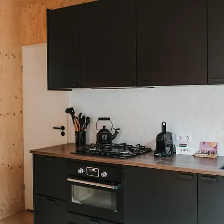 Vakantiehuis Tiny House Miyo - Welness In The Woods With Garden Tub