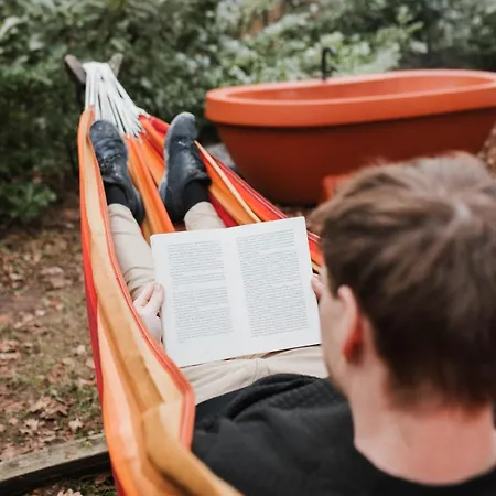 Vakantiehuis Tiny House Miyo - Welness In The Woods With Garden Tub