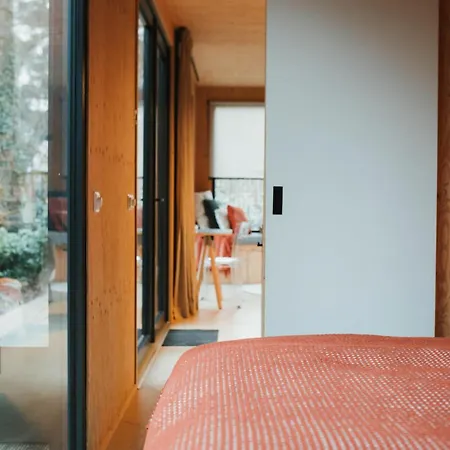 Vakantiehuis Tiny House Miyo - Welness In The Woods With Garden Tub Nunspeet
