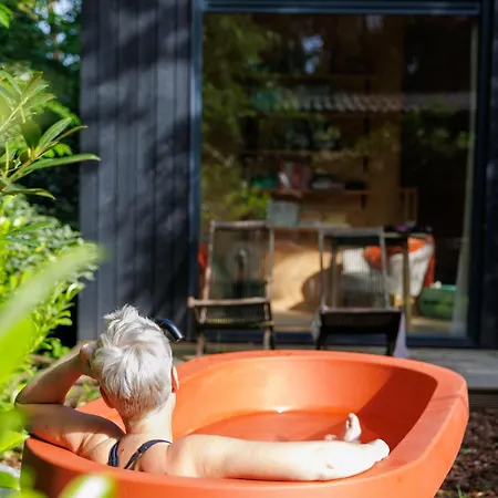 Vakantiehuis Tiny House Miyo - Welness In The Woods With Garden Tub *