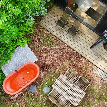 Vakantiehuis Tiny House Miyo - Welness In The Woods With Garden Tub Nunspeet